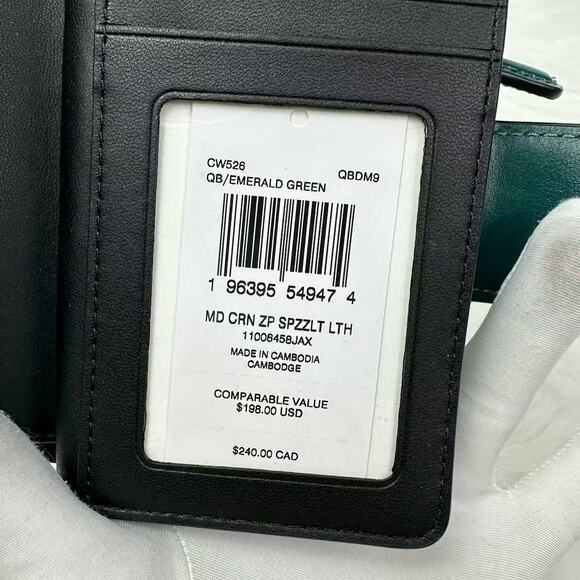 Coach Medium Corner Zip Wallet In Leather/Emerald Green CW526 NWT - Picture 4 of 5